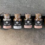 Gewürzregal mit sechs Ankerkraut Gewürzen