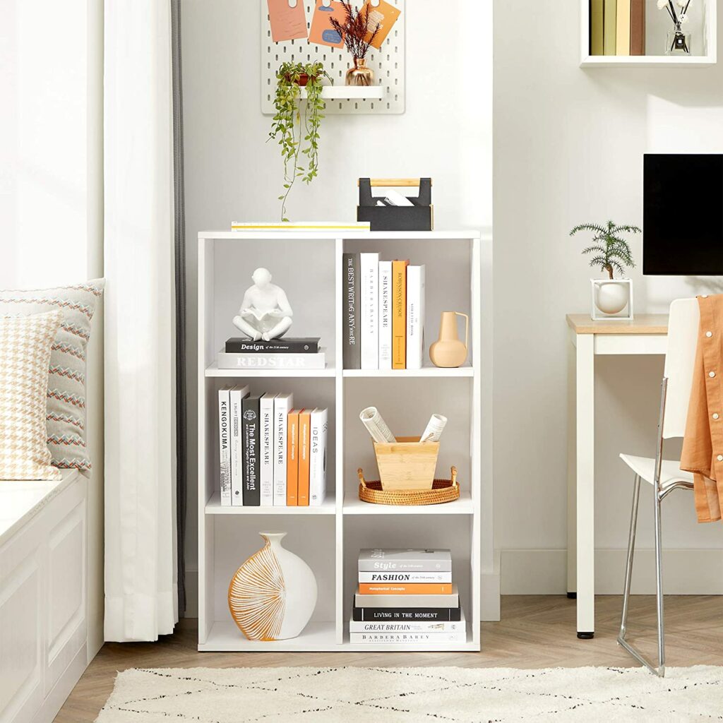 kleiner Buecherschrank